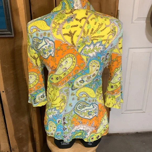 Essentials by Milano Blouse - Picture 5 of 9